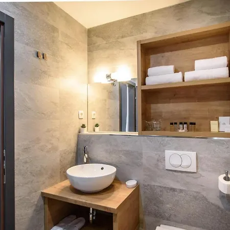 Ora Luxury Πανσιόν 4*