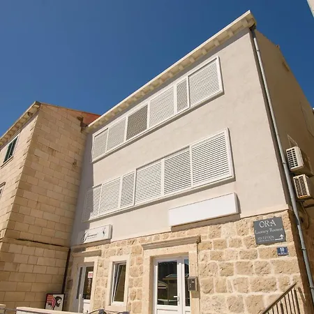 Πανσιόν Ora Luxury 4*